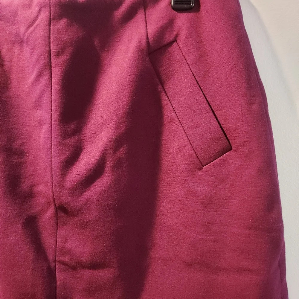 Lands' End Pretty Burgundy Pencil Skirt in Size 12P - Picture 4 of 8